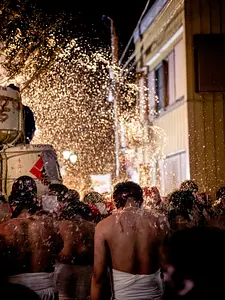 春を呼ぶ裸たるみこし