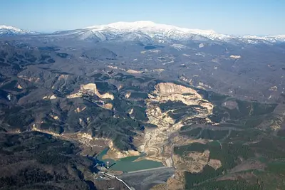 岩手・宮城内陸地震で生じた大規模崩落地などの地形や復興に向けた活動などが高く評価され、日本ジオパークに認定された